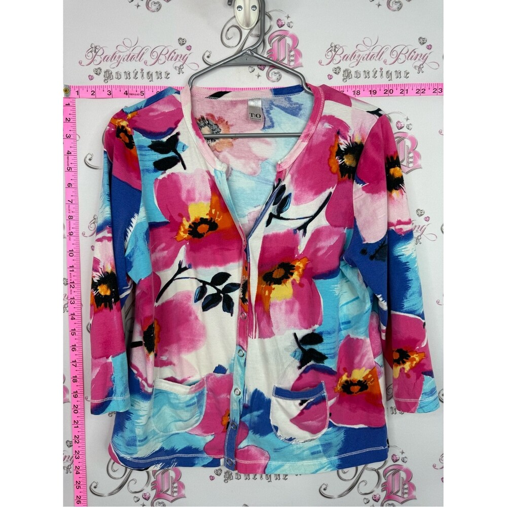 THOMAS & OLIVIA shirt Bright Floral Button-Up Cardigan in Pink & Blue